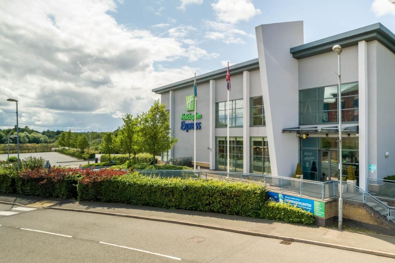 Holiday Inn Express Walsall M6, J10 By Ihg מראה חיצוני תמונה