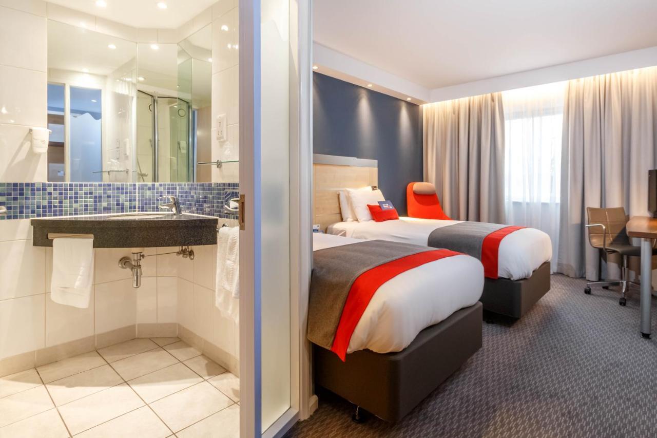 Holiday Inn Express Walsall M6, J10 By Ihg מראה חיצוני תמונה