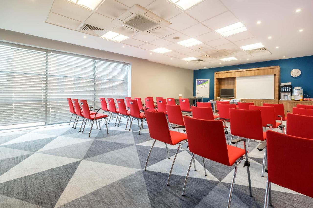 Holiday Inn Express Walsall M6, J10 By Ihg מראה חיצוני תמונה