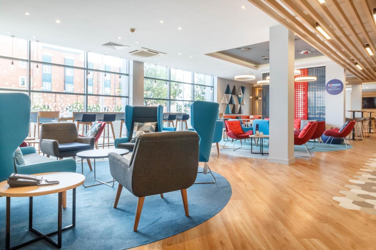 Holiday Inn Express Walsall M6, J10 By Ihg מראה חיצוני תמונה