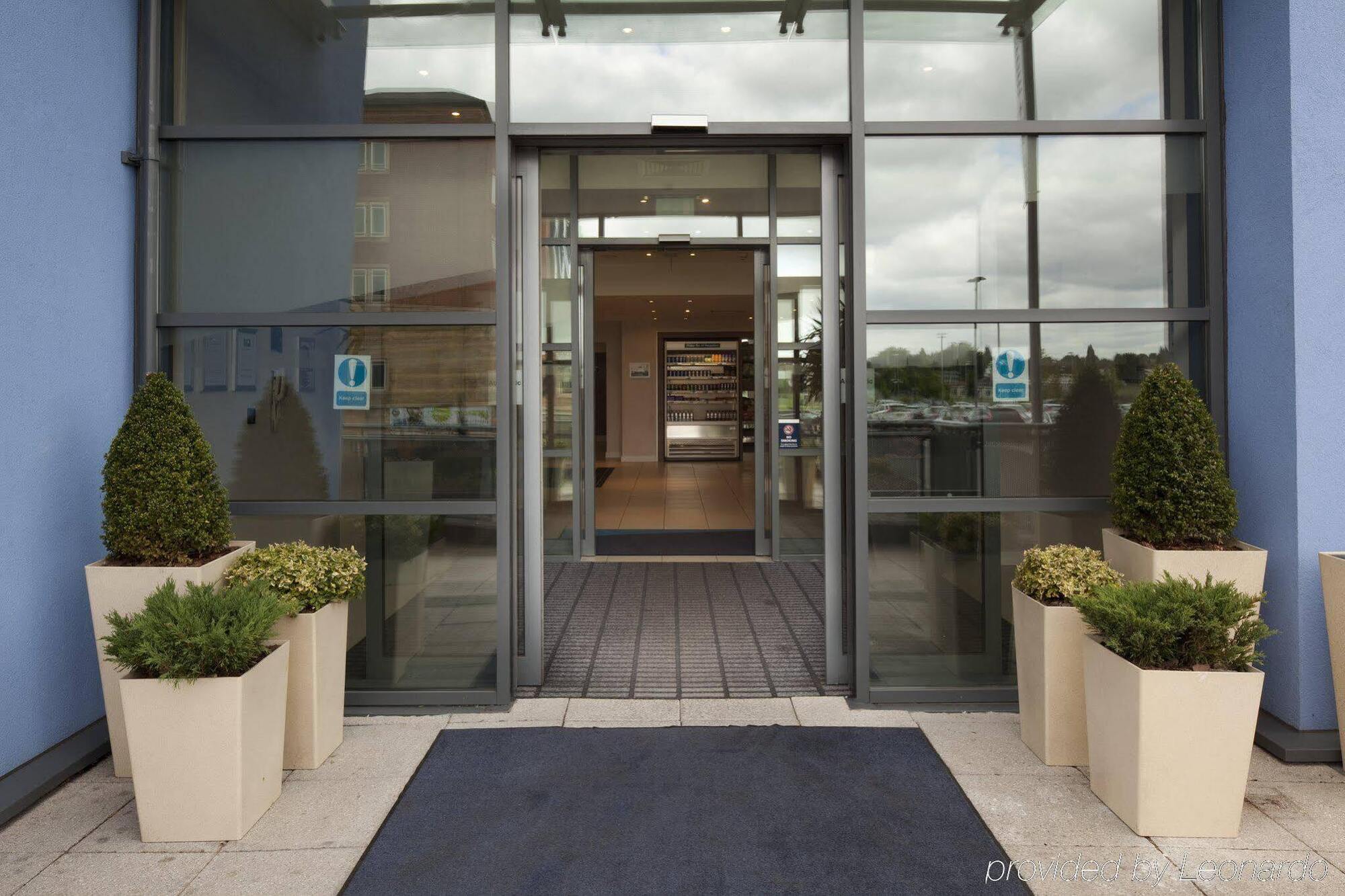 Holiday Inn Express Walsall M6, J10 By Ihg מראה חיצוני תמונה
