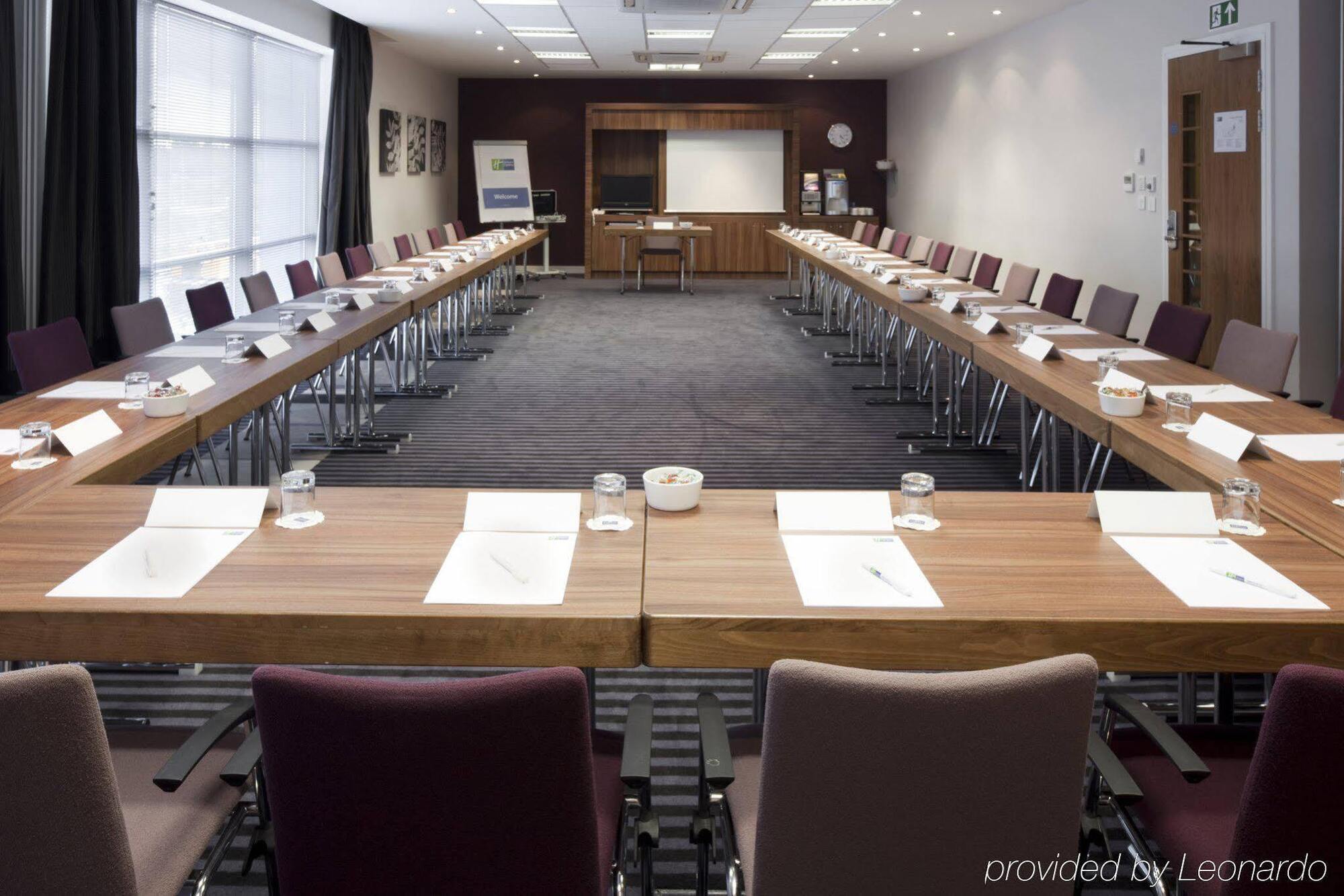 Holiday Inn Express Walsall M6, J10 By Ihg מראה חיצוני תמונה