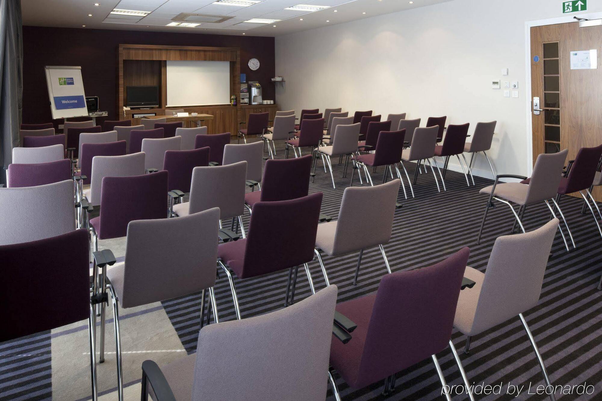 Holiday Inn Express Walsall M6, J10 By Ihg מראה חיצוני תמונה